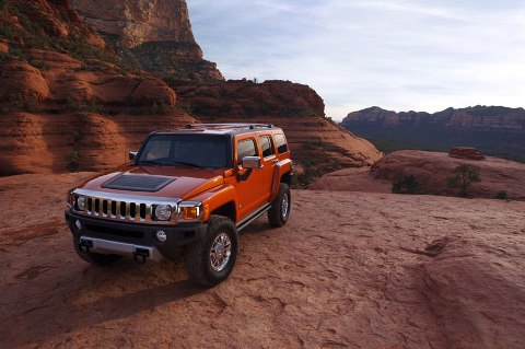 The HUMMER H3 was among the majority of SUV's that did not pass the IIHS's 
