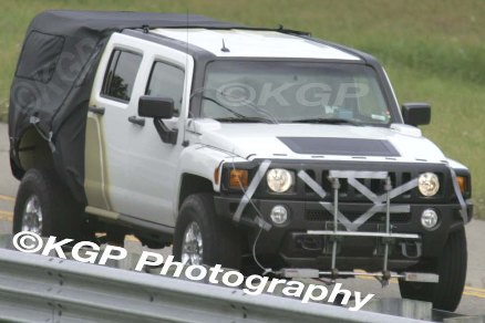 Hummer H3T Spy Shot