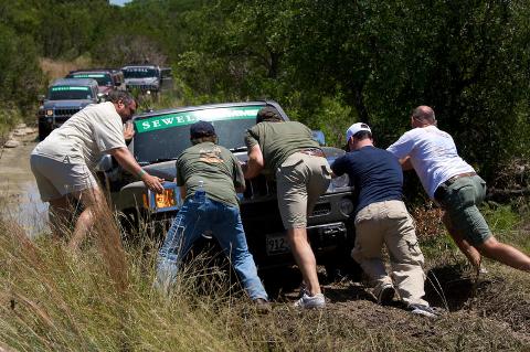 Dallas HUMMER Customers Hit the Trails with H3T