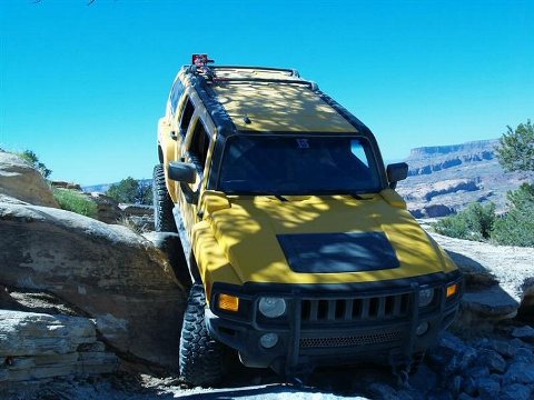 Yellow Hummer H3 Off Road