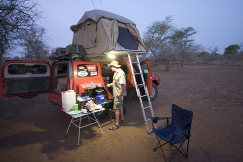 HUMMER H3 Africa Roof Tent