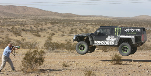 Robby Gordon Conducts Tests on Dakar HUMMER H3